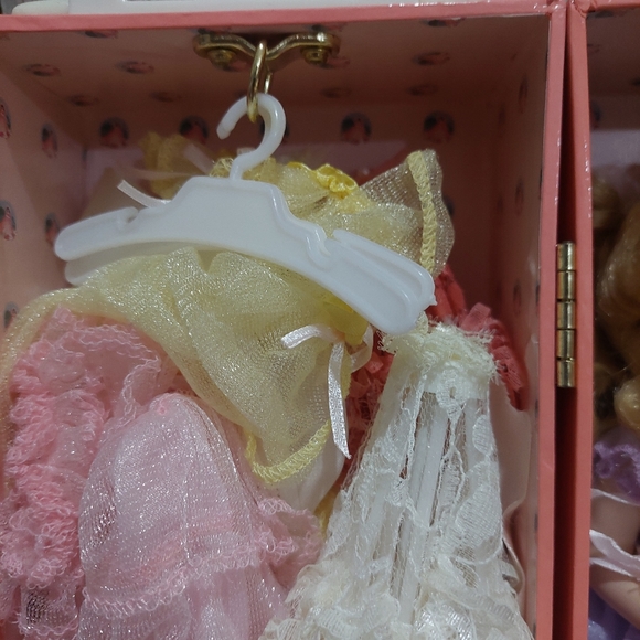Vintage Cypress Gardens Florida Collectible Doll Dresses Accessories, & Case GUC - Picture 5 of 12
